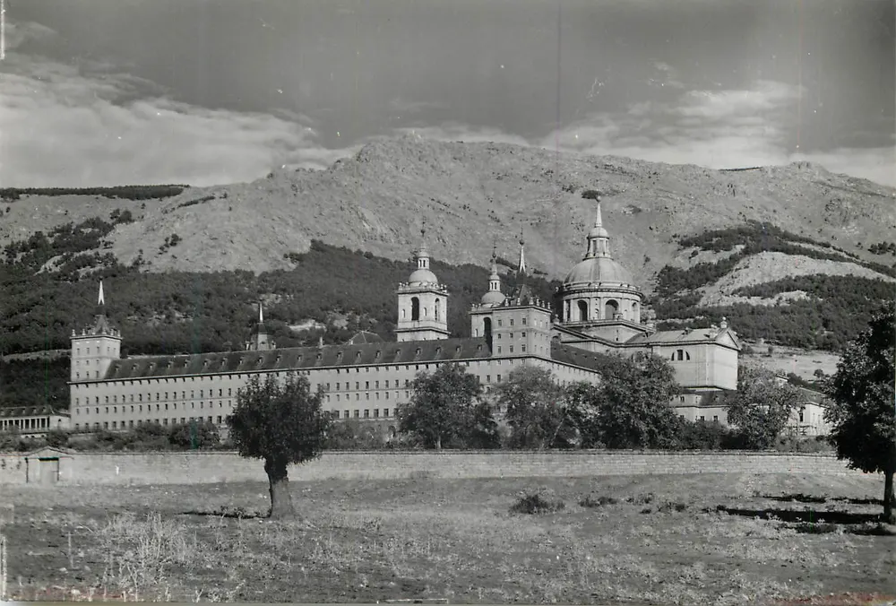 El Escorial — Klasztor — Editorial Patrimonio Nacional - Awers