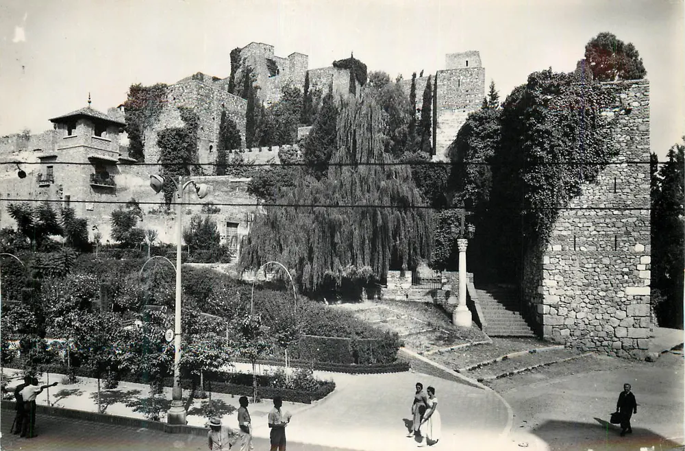 Entrada a la Alcazaba, Málaga — editor ZARAGOZA, n° 1039 - Anverso