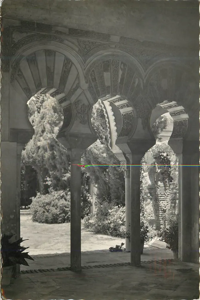 Alcazaba von Málaga — Arcaden des Surtidores-Patiots — Verlag García Garrabella, Nr. 46 - Vorderseite