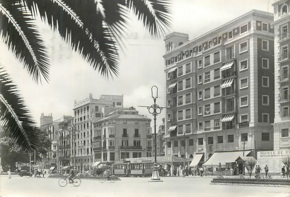 Plaza del General Queipo de Llano — Malaga — unbekannter Verlag, Seriennummer nicht sichtbar - Vorderseite