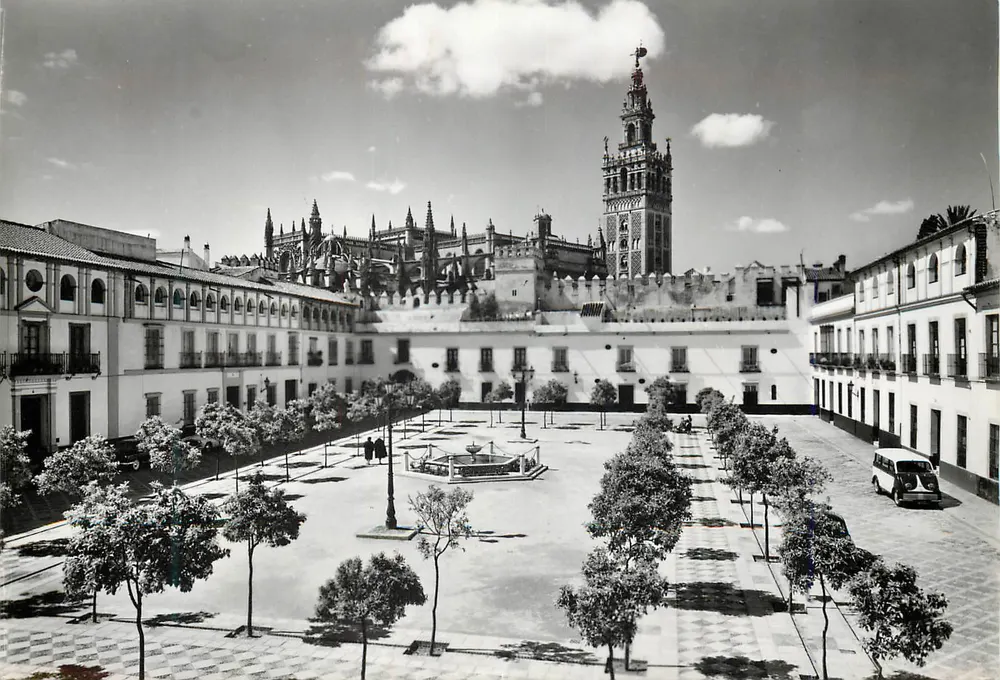 Patio de los Banderos und Kathedrale — Sevilla — Foto J. Cebollero, N° 18 Patrimoine National - Vorderseite