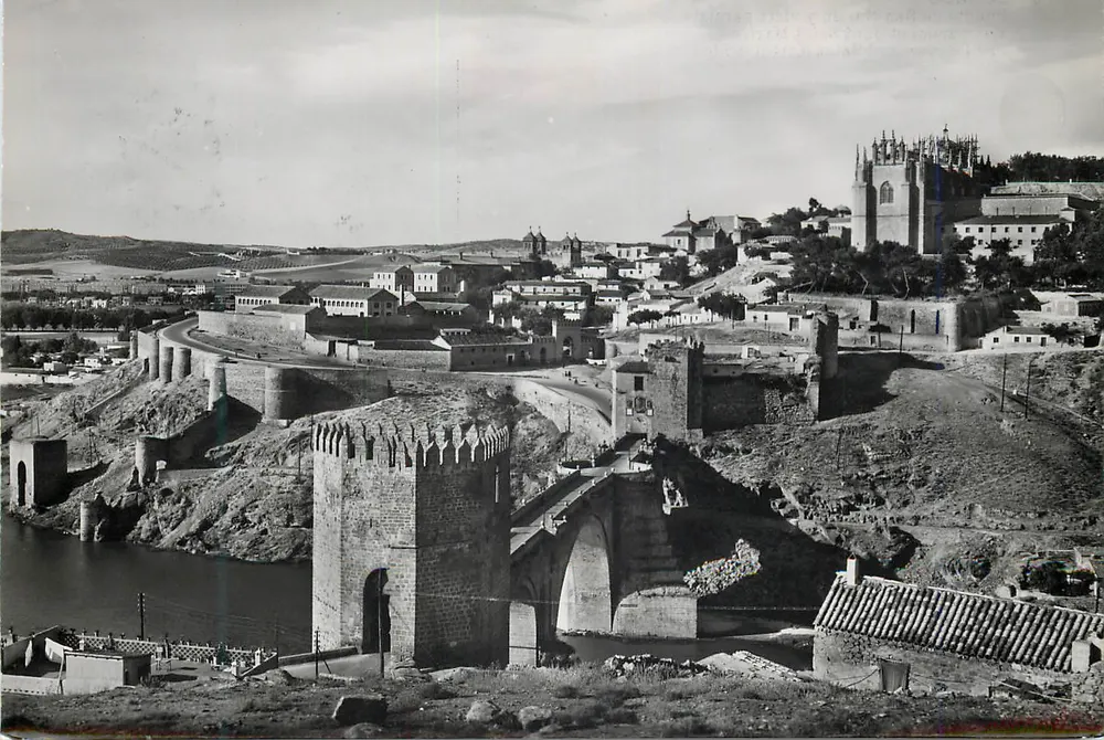 Toledo — Deelvisue van de brug van San Martín — Uitgever L. Arribas, n°2 - Voorkant