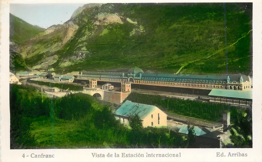 Canfranc — Vista da Estação Internacional — Ed. Arribas, n°4 - Frente