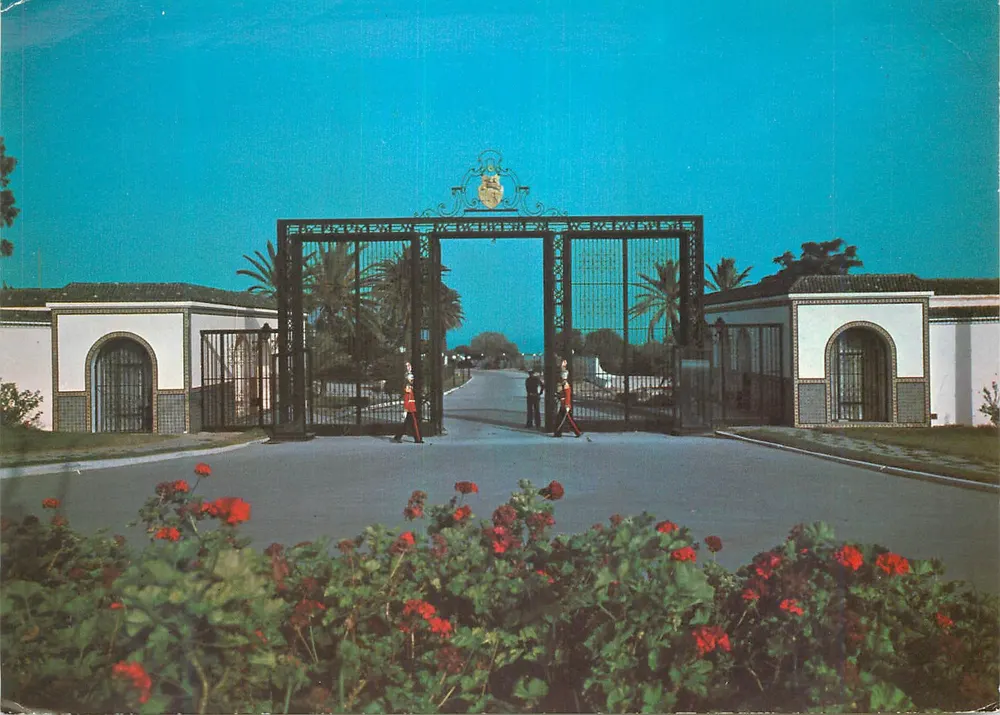 Tore des Präsidentenpalastes — Carthage - Tunesien — Société Couleurs naturelles, RB 30 - Vorderseite