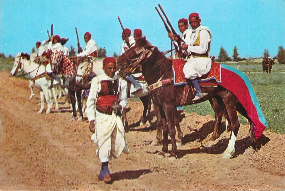 कायरूआन — ज़लास के घुड़सवार — कहिया प्रकाशन - आगे