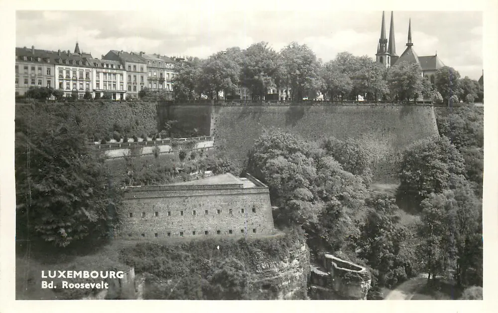 Luxemburgo — vista da Avenida Roosevelt — editor Nic. Sibenaer - Frente