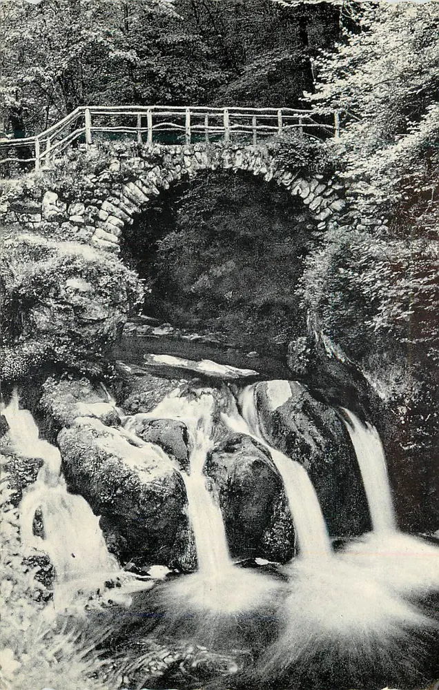 Pequena Suíça luxemburguesa — Schiessentümpel — foto Thill - Frente