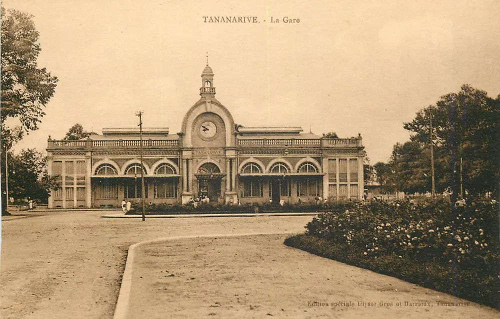 Tananarive - A Estação — Edição especial Ulysse Gros e Darrieux, Tananarive - Frente