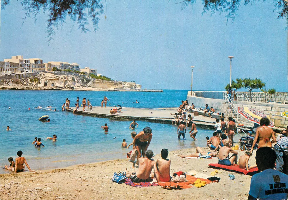 Marsalforn Bay — lebendige Strandansicht — Printex Ltd, P75298 - Vorderseite