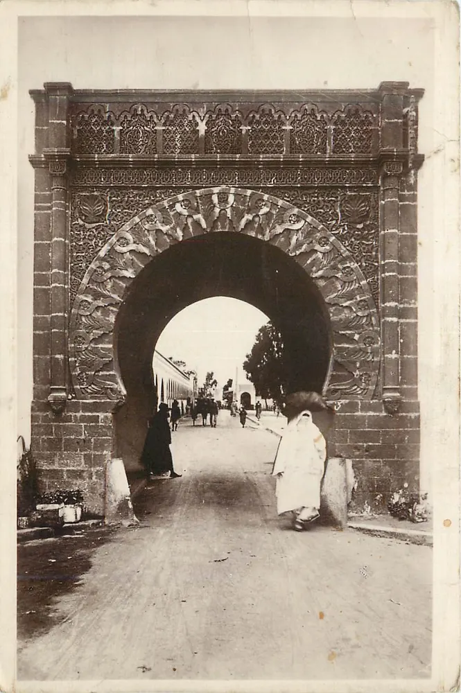 Nueva Medina — Bonita Puerta Árabe — Edición L. M. - Casablanca - Anverso
