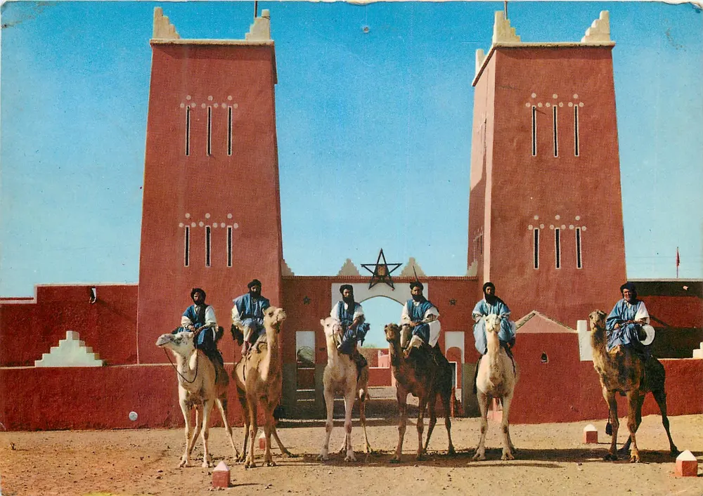 Méharisti davanti alla Posta di M’Hamid — 454 — MAROC — SUD MAROCAINO. Editore SOCHEPRESS. - Recto