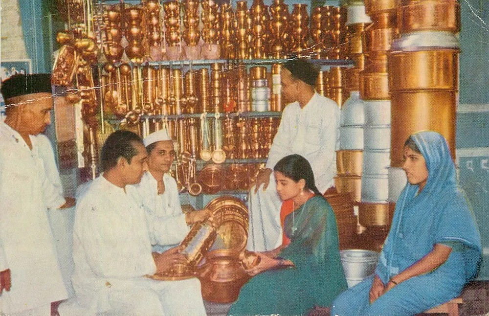 खाना पकाने के उपकरणों की दुकान — हिंदुस्तान पेपर बॉक्स मैन्युफैक्चरिंग कंपनी, बॉम्बे — श्रृंखला संख्या अदृश्य - आगे