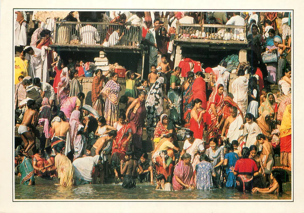 बेनारेस — गंगा के घाट — फोटो पैट्रिक ए. एडिटो सर्विस ए - आगे