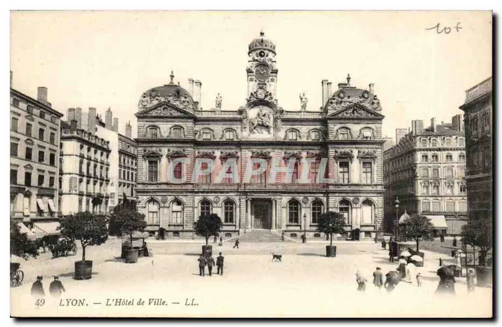 LYON — O Hotel de Ville — LL. - Frente