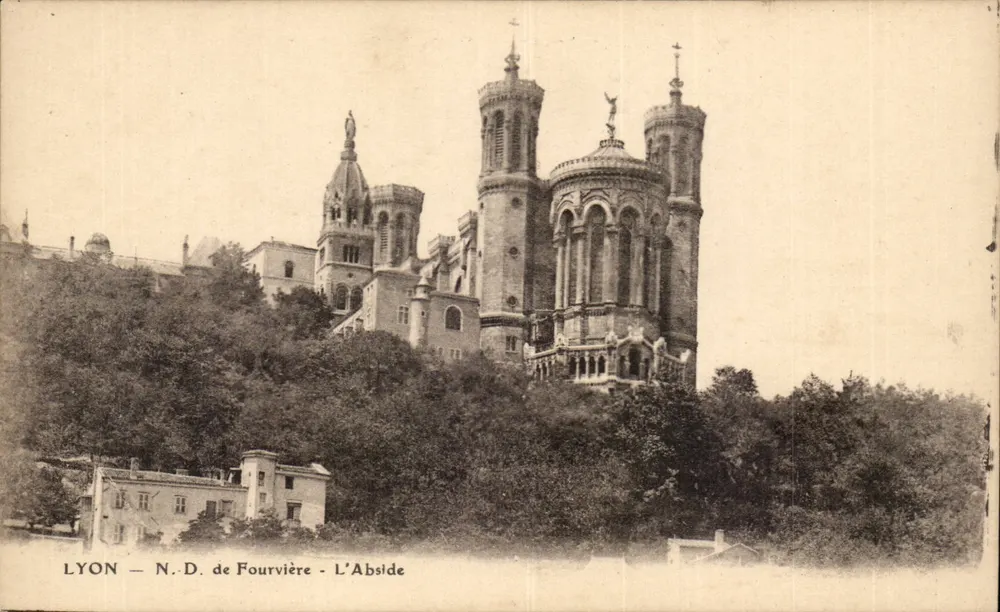 LYON — N.-D. de Fourvière — A Abside - Frente
