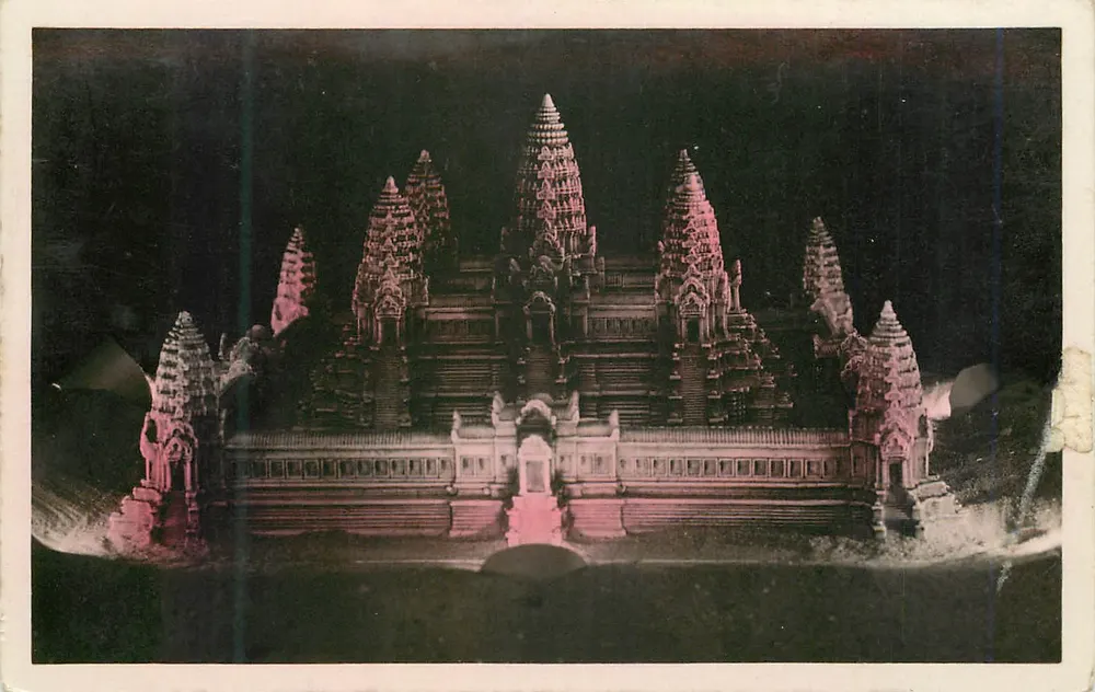 Angkor-Vat — Indochina — Wydawca: LES ARTS COLONIAUX, Paryż 1934, nr 20 - Awers