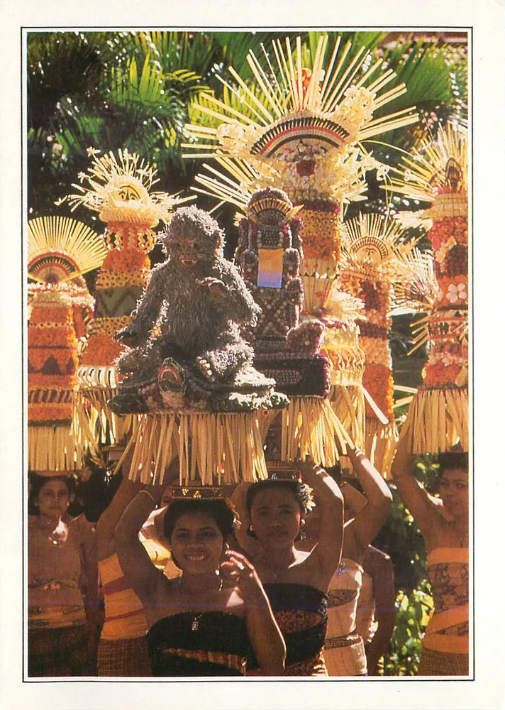Bali. Vrouwen die offertes dragen — Indonesië, serie XX-B2 — Édito-Service S.A. - Voorkant