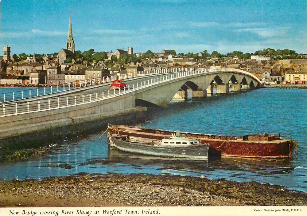 Neuer Brücke über den Fluss Slaney in Wexford Town, Irland — Farbfoto von John Hinde, F.R.P.S. - Vorderseite