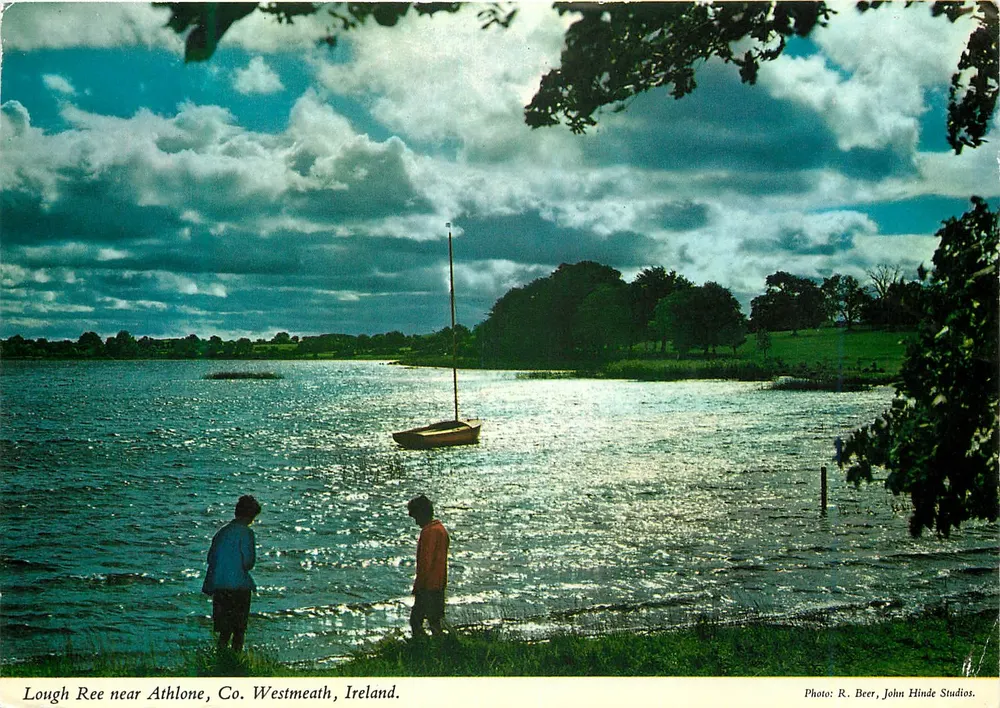 Lough Ree near Athlone, Co. Westmeath, Ireland — Photo: R. Beer, John Hinde Studios - Vorderseite