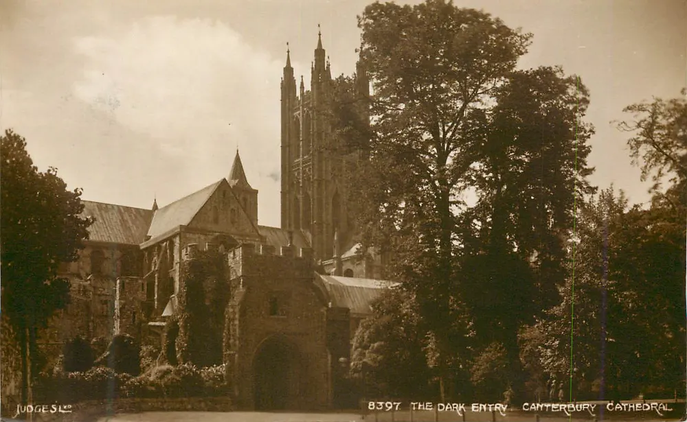 A Entrada Escura — Catedral de Canterbury — Judges Ltd. - Frente