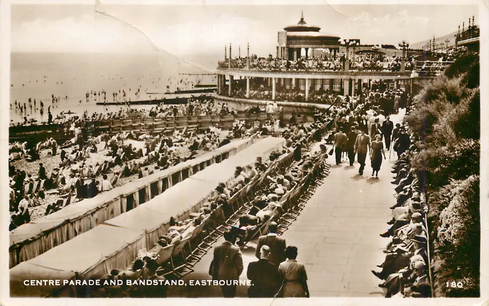 Centre Parade and Bandstand — Eastbourne — éditeur imprimeur non visible, n° de série 180 - Awers