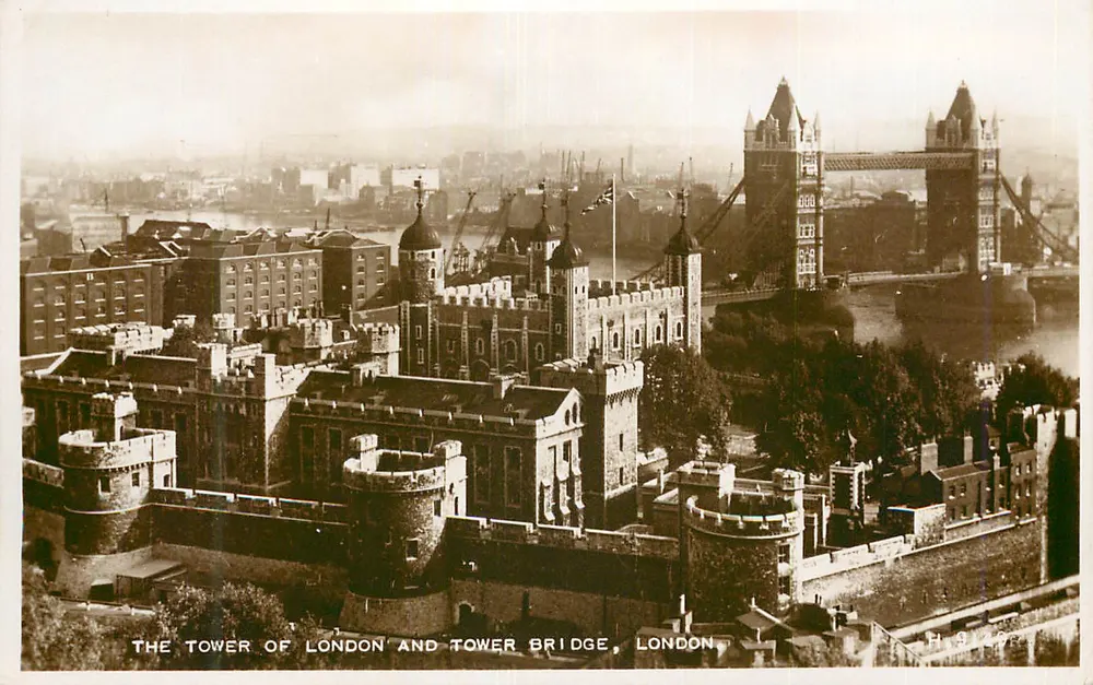 Die Tower of London und Tower Bridge, London — Valentine's & Sons Ltd. - Vorderseite