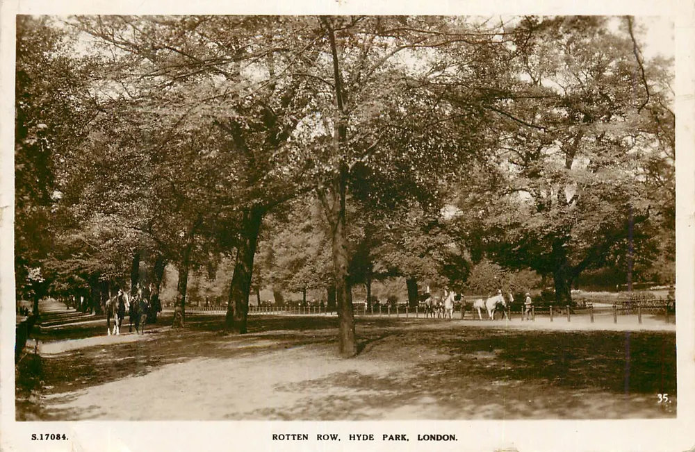 Rotten Row, Hyde Park, Londres — Série Real Photo Kingsway, n° S.17084 - Frente