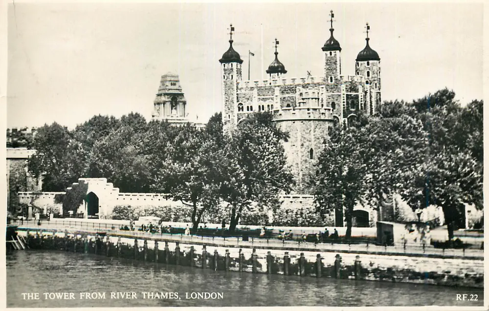 A Torre de Londres — vista do rio Thames — editor R.D. Freeman & Co. n° RF.22 - Frente