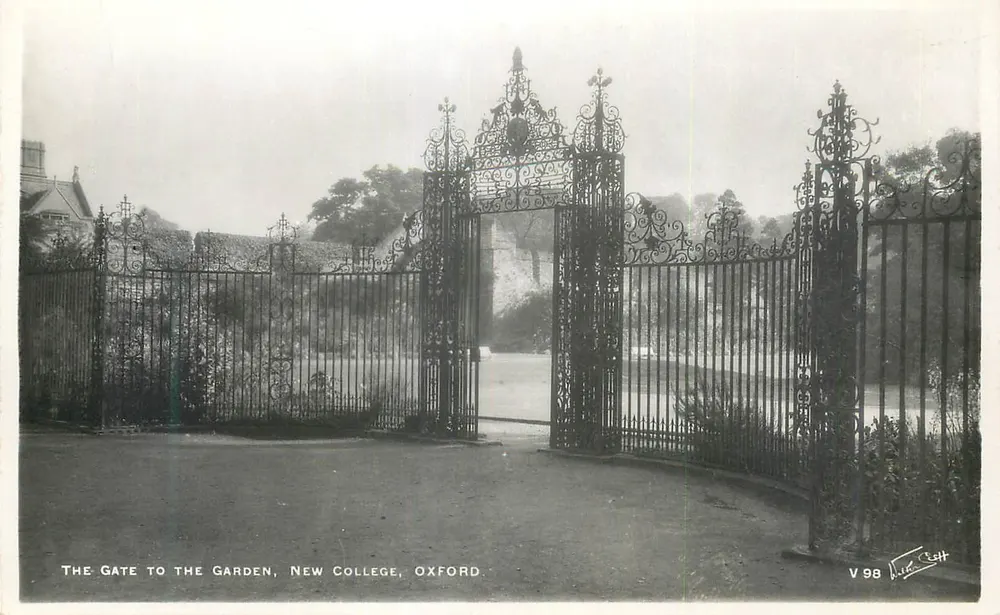 La porte du jardin, New College, Oxford — V 98, Walter Scott - Recto