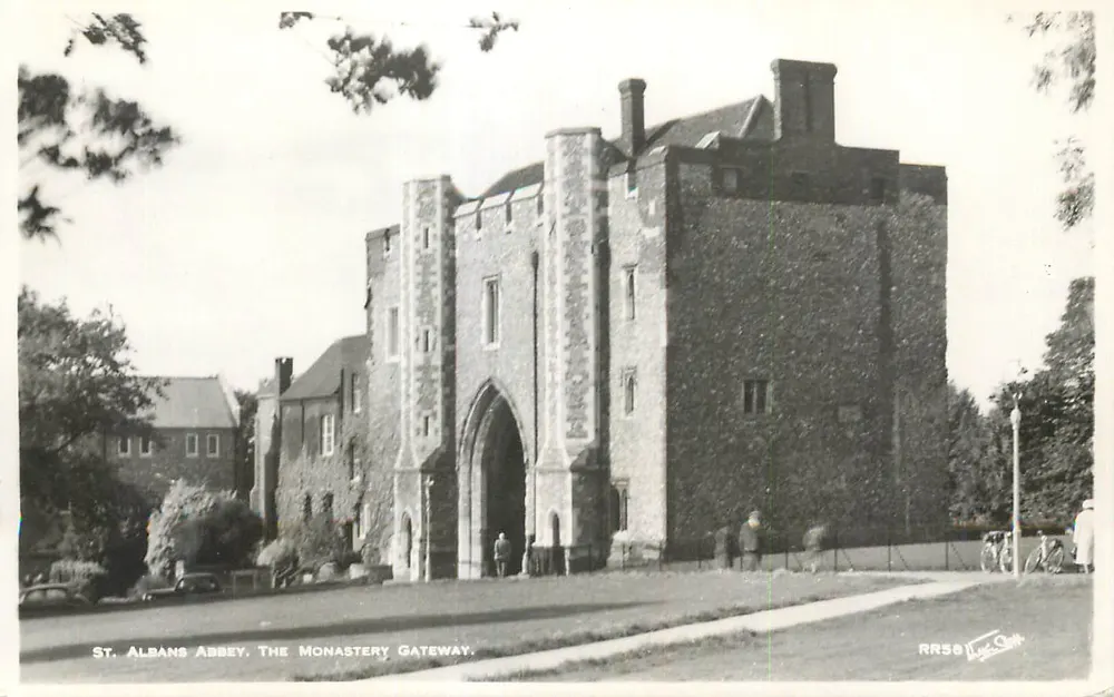 Abadia de St Albans, A Entrada do Mosteiro — RR58, editor Walter Scott - Frente