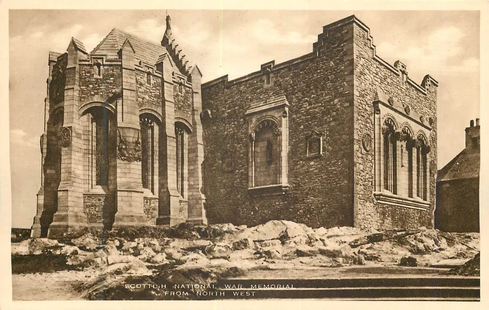 Scottish National War Memorial — vue du nord-ouest — Francis Caird, photographe d'Édimbourg - Recto