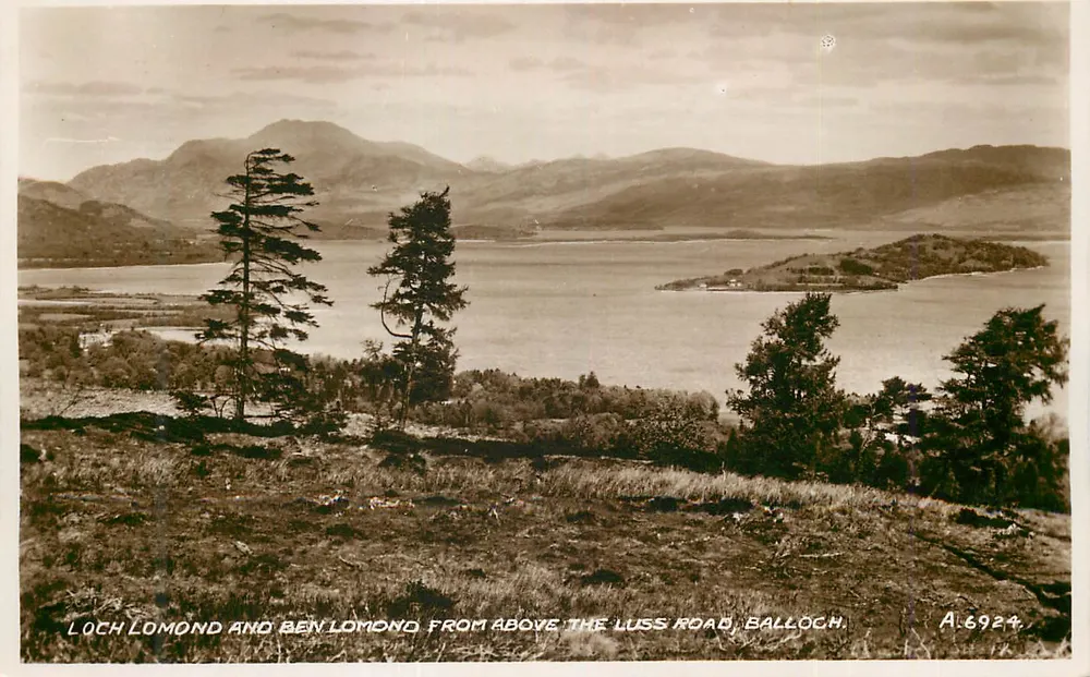Loch Lomond und Ben Lomond — Aussicht von der Luss Straße, Balloch — Valentine's Postcard n°A.6924 - Vorderseite