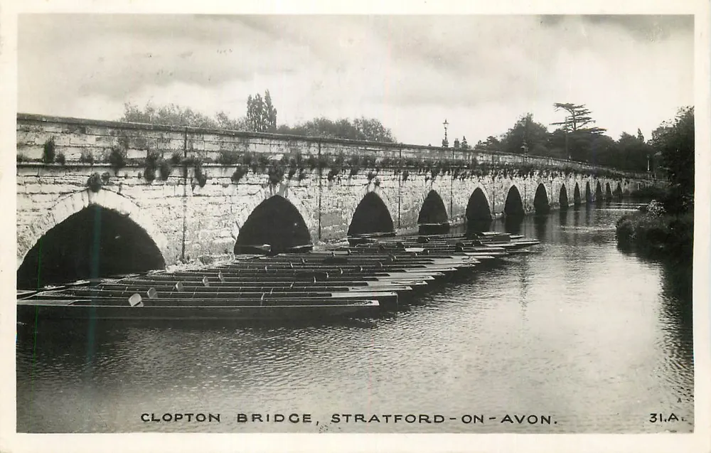 Clopton Bridge, Stratford-on-Avon — widok mostu i łódek — seria 31.A - Awers