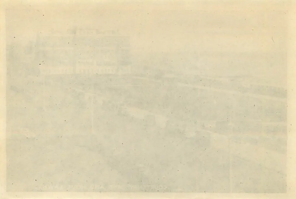 Courtenay Gate en Hove Lawns — Brighton, Sussex - Achterkant
