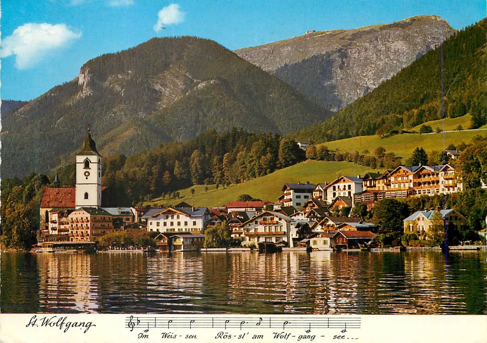 St. Wolfgang am See — aldeia lacustre entre as montanhas — editor St. Wolfgang - Frente