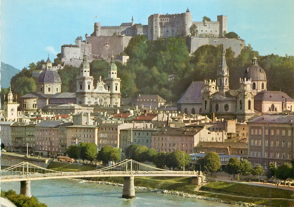Salzburg — Old Town with Fortress — Montana-Postkartenverlag CS 26 - Front