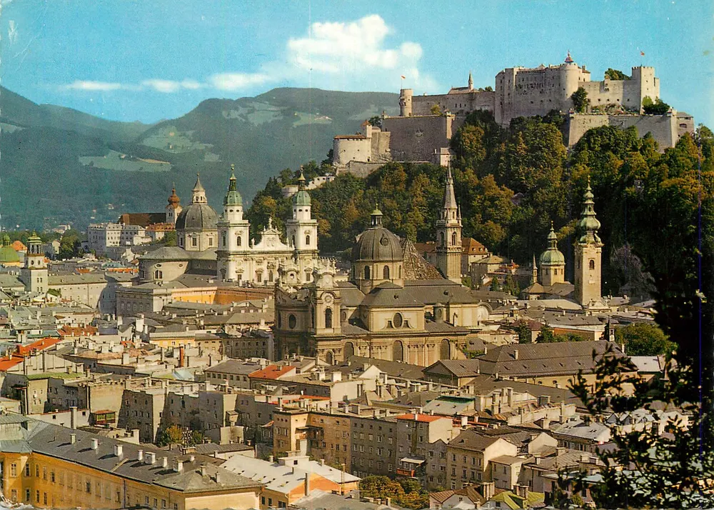 Salzbourg, Altstadt — vue panoramique avec la forteresse et les églises — Bergwelt-Verlag CJS, S 150 - Frente