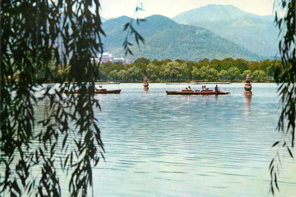 Le Lac de l'Ouest — Trois Tours reflétant la lune — Édition de Hangzhou - Recto