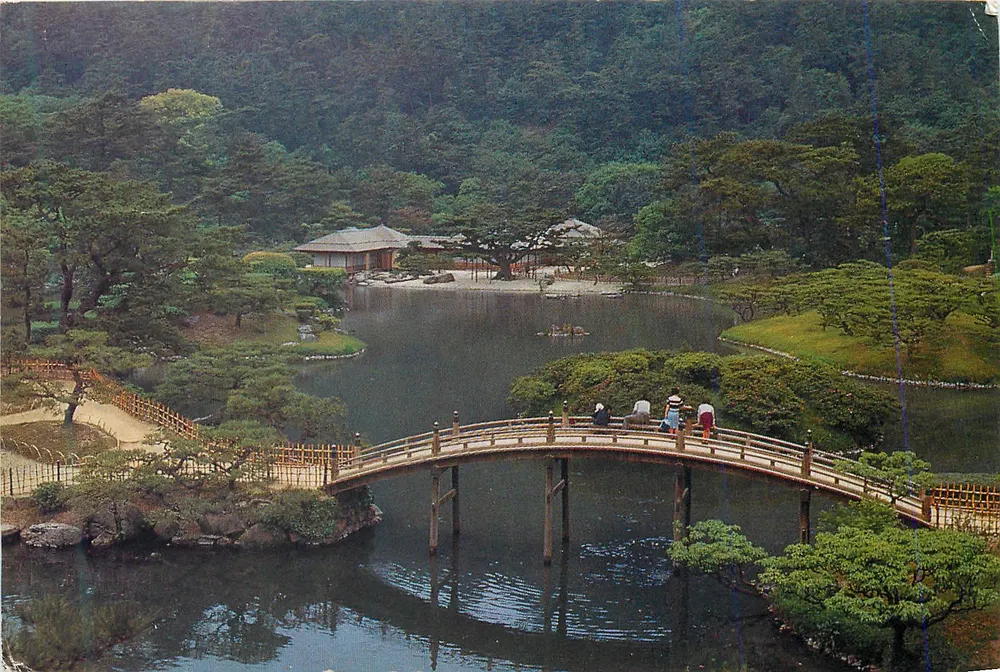Jardim Ritsurin (高松) — Ponte sobre lago — Fukuda Card Co. - Frente