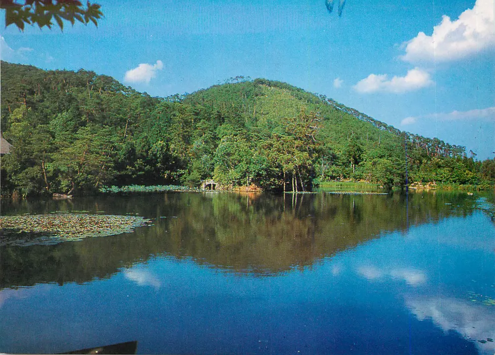 Templo Ryōan-ji — Lago Oshidori-ike — Templo Ryōan-ji, Kyoto - Frente