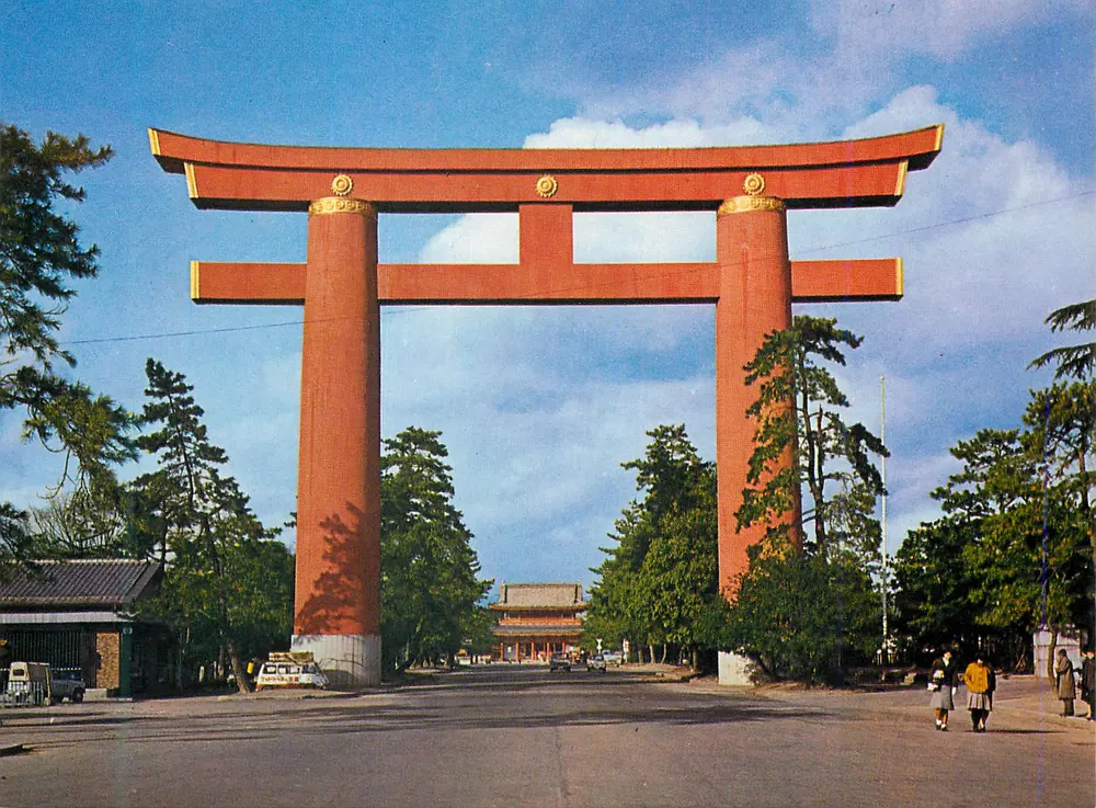 Templo Heian (Kyoto) — Portão Torii e complexo do templo — Templo Heian Kyoto - Frente