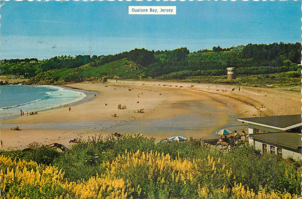 Baía de Ouaisne, Jersey — vista da praia e falésia — Publicado para Gordon, Son & Deyermond Ltd., Jersey - Frente