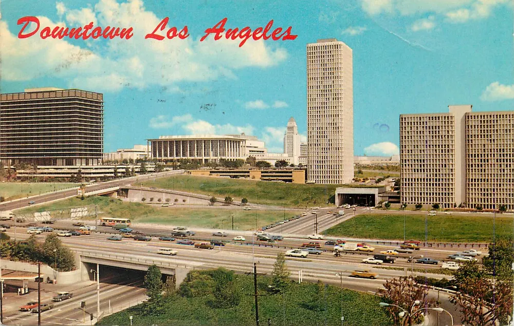 Downtown Los Angeles — vista das Bunker Hill Towers, City Hall e do Music Center — Krieg Publishing Company - Frente