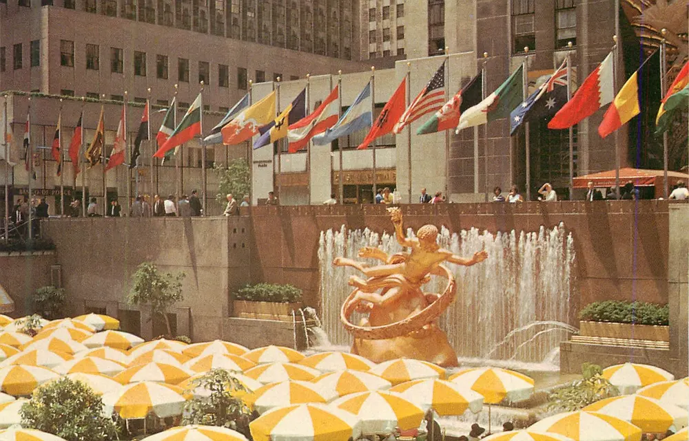 Rockefeller Center — Outdoor Restaurant — K-162 — H. S. Cracker Co., Inc. - Recto