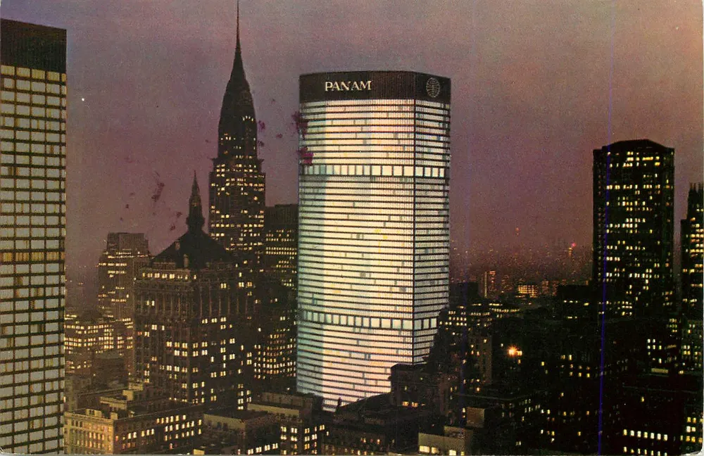 Pan Am Building — Weltgrößtes Bürogebäude — Foto: Pan American World Airways - Vorderseite