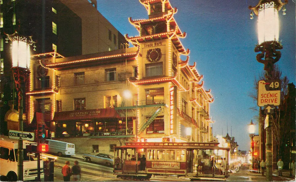 San Francisco's Chinatown à Noite — Trade Mart — Pub. by H. S. Crocker Co. - Frente