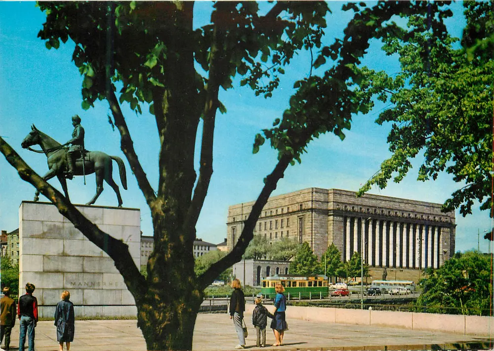 Statue von Mannerheim und das Parlament — Finnland — Verlag Grako - Vorderseite