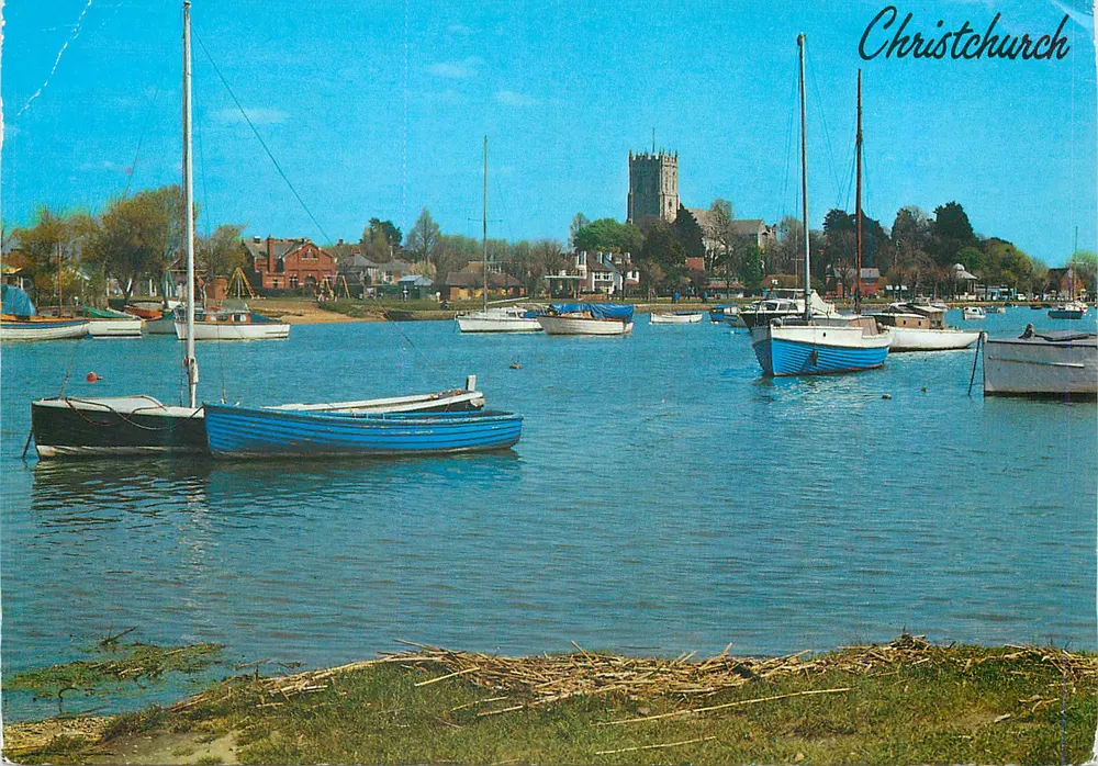 Christchurch — vista do porto com barcos e igreja — J. SALMON LTD. - Frente