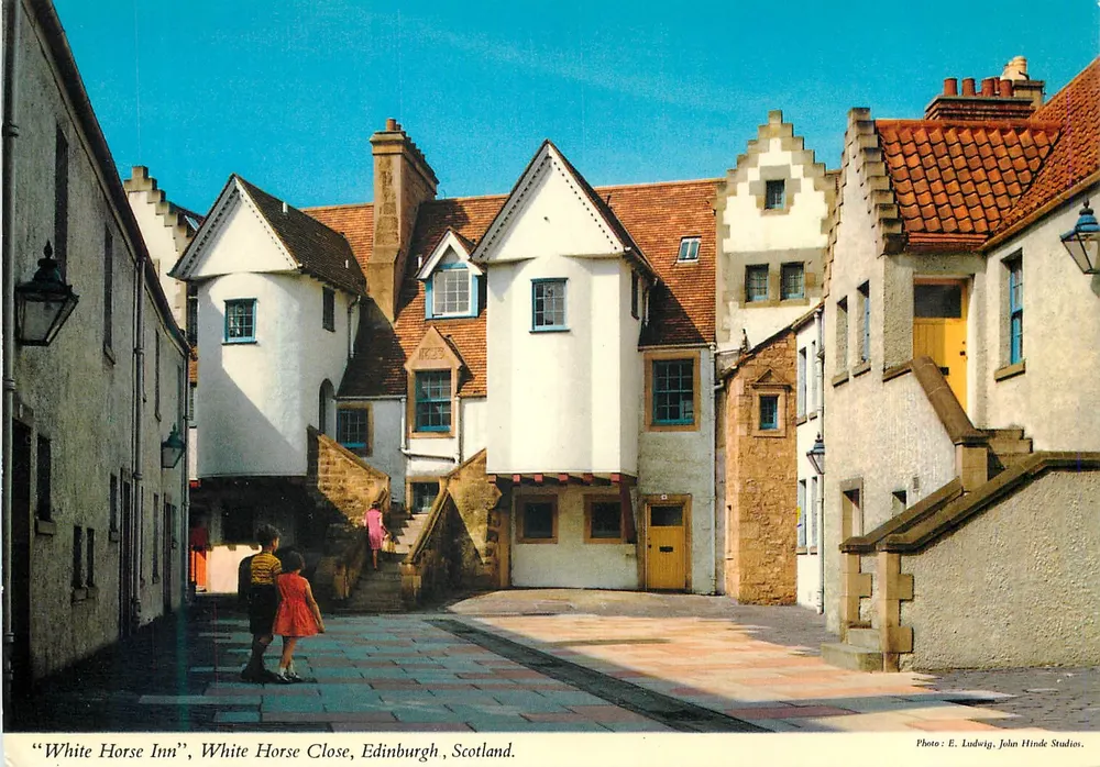 White Horse Inn — White Horse Close, Edinburgh, Scotland — John Hinde Studios - Vorderseite
