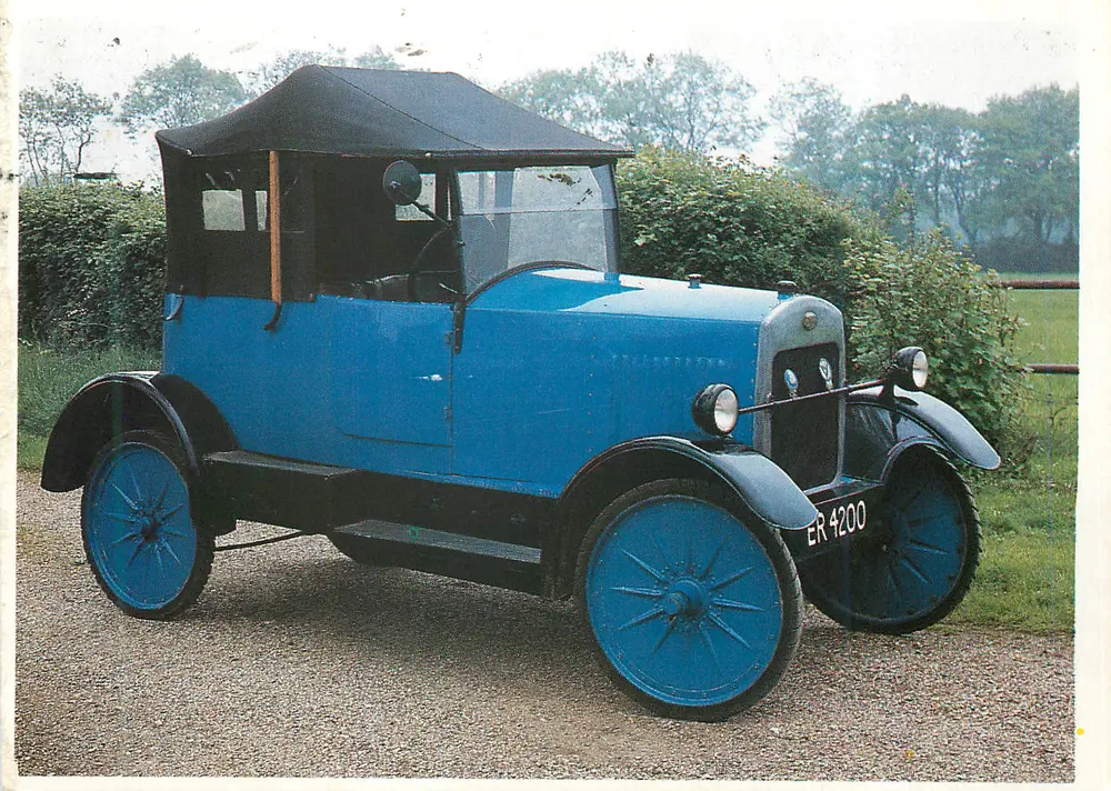 1925 ट्रोजन 10HP यूटिलिटी 'चमी' टूरर — 30 पोस्टकार्ड के विन्टेज कार के पुस्तक — मैग्ना पुस्तकें - आगे